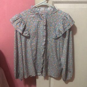 Cute flower top also good for summer